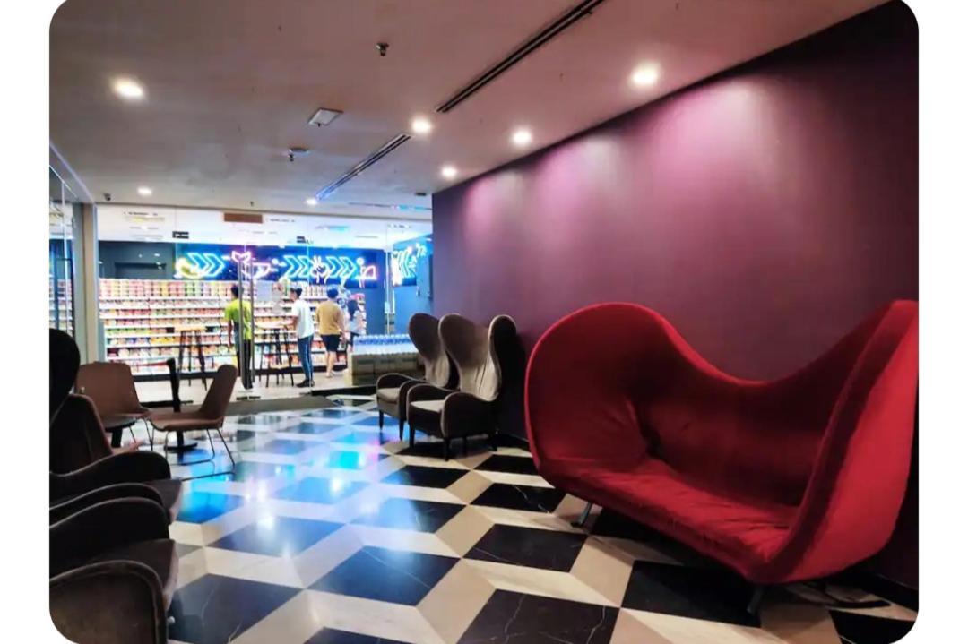 D'majestic Place